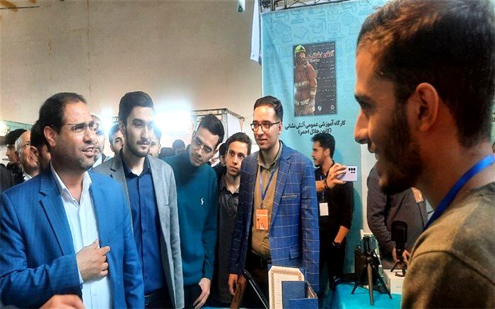 بازدید وزیر آموزش و پرورش از نمایشگاه علمی و فرهنگی شهید‌طهرانی‌مقدم