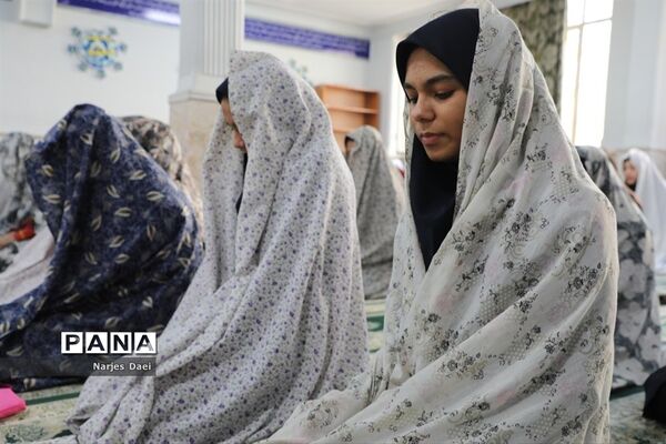 بازدید از برگزاری نماز جماعت دبیرستان شاهد شهید شیرودی