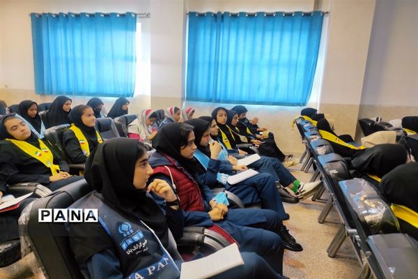 اولین جلسه توانمند‌سازی دانش‌آموز خبرنگاران پانا در منطقه امامزاده بادرود