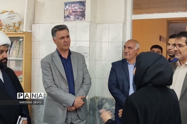 بازدید معاون سوادآموزی اداره کل شهرستان‌های تهران از پژوهش‌سرای کاوش کهریزک