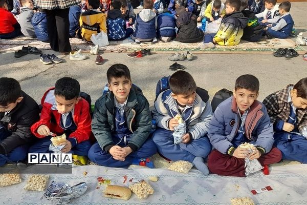 برگزاری اردوی درون مدرسه ای در ناحیه دو ری