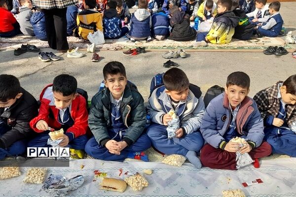 برگزاری اردوی درون مدرسه ای در ناحیه دو ری