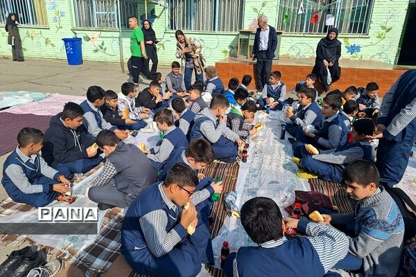 برگزاری اردوی درون مدرسه ای در ناحیه دو ری