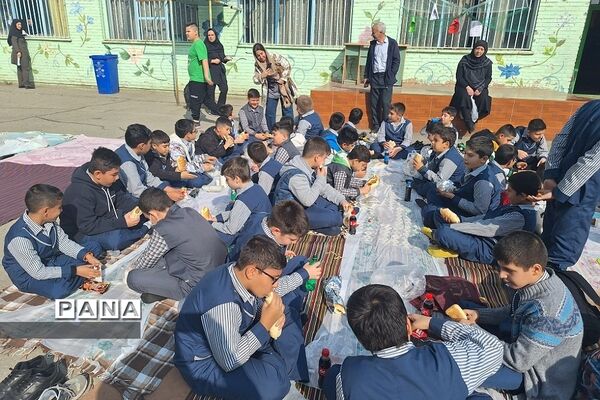 برگزاری اردوی درون مدرسه ای در ناحیه دو ری