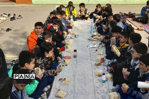 برگزاری اردوی درون مدرسه ای در ناحیه دو ری