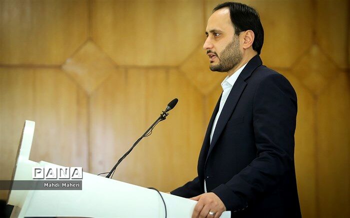 دخالت کمیسیون آموزش مجلس در اجرای  طرح رتبه‌بندی  کام معلمان را تلخ کرد