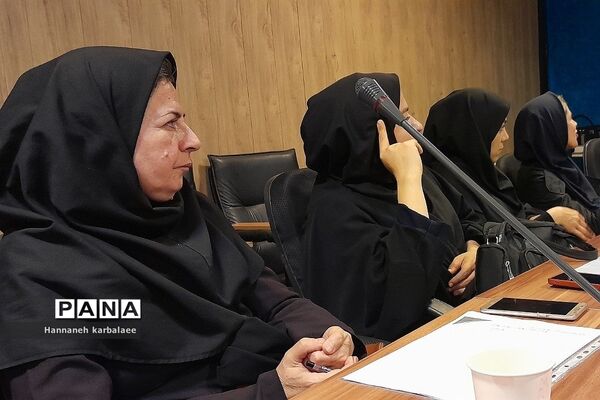برگزاری کارگاه کمال‌گرایی با شعار از کمال‌گرایی تا پیشرفت‌گرایی ویژه مشاوران بهارستان دو