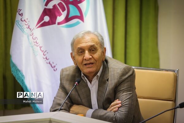نشست خبری تشریح برنامه‌های دفتر آموزش وزارت فرهنگ و ارشاد اسلامی