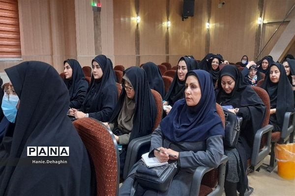 کارگاه آموزشی اتوماسیون اداری جدید برای مدیران مدارس پاکدشت