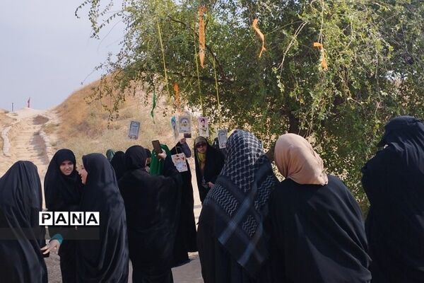 بازدید دانش‌آموزان ناحیه دو ری از مناطق جنگی