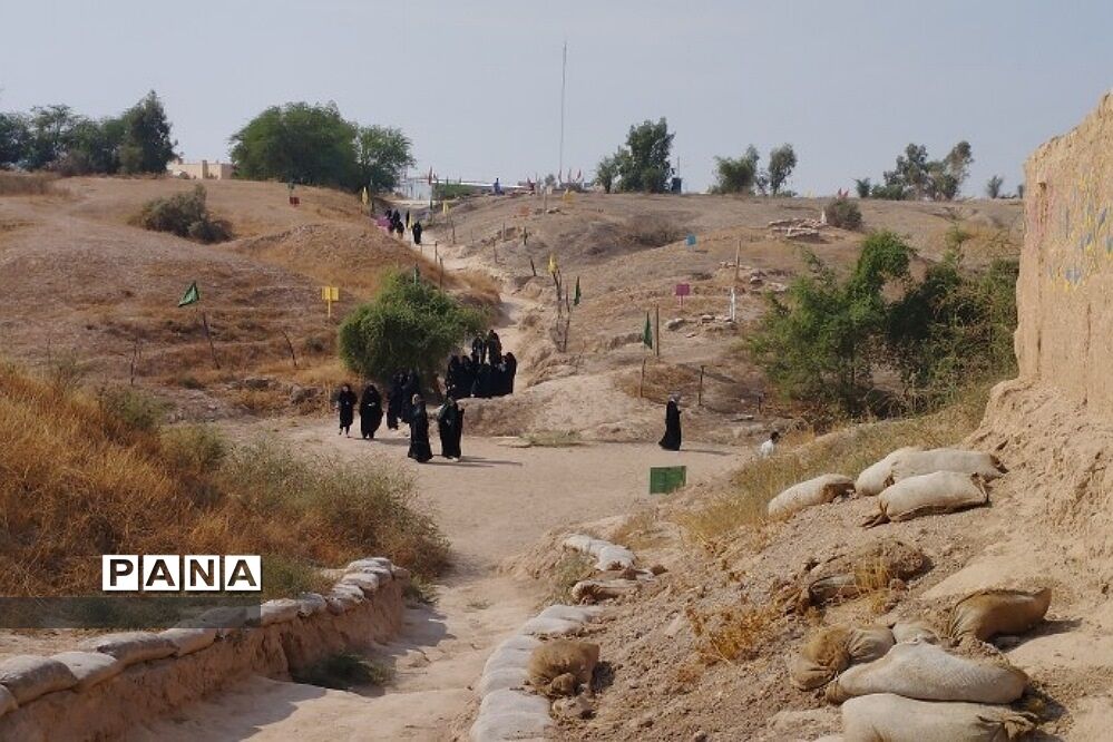 بازدید دانش‌آموزان ناحیه دو ری از مناطق جنگی