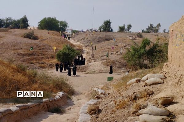 بازدید دانش‌آموزان ناحیه دو ری از مناطق جنگی