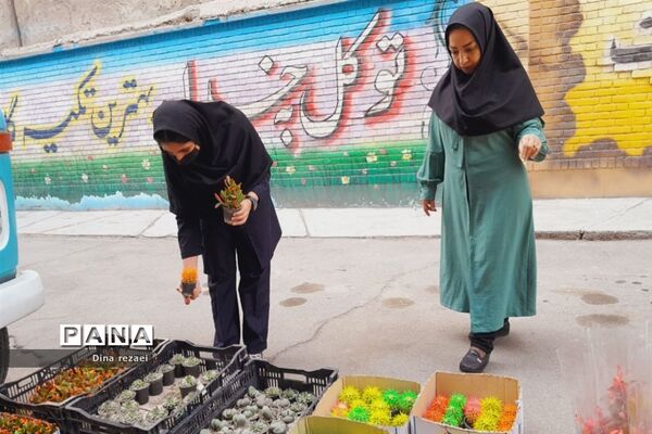 نمایشگاه گل و گیاه در مدرسه شهدای‌هسته‌ای قرچک