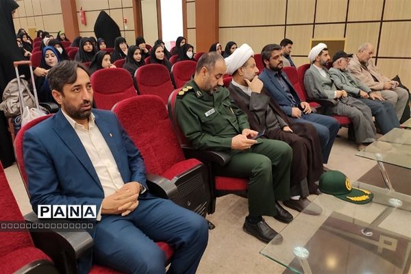 مراسم بدرقه دانش‌آموزان دختر عازم راهیان نور در شهرستان رباط‌کریم