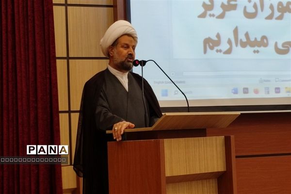 مراسم بدرقه دانش‌آموزان دختر عازم راهیان نور در شهرستان رباط‌کریم