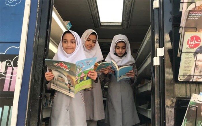 مطالعه کتب مفید، نیاز روزانه همگان به‌خصوص نسل جوان است
