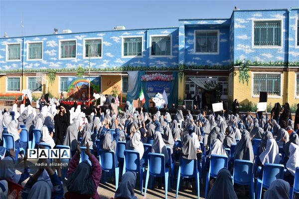 آیین توزیع شیر رایگان در مدارس خراسان رضوی
