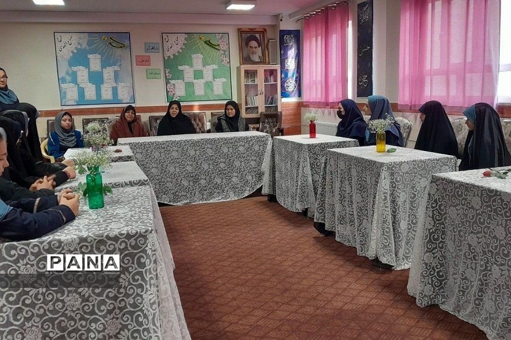 برگزاری جلسات گفتمان دینی و معرفی شهید شاخص در ناحیه دو ری