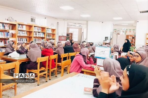 بازدید دانش‌آموزان استان مرکزی از کتابخانه به‌مناسبت هفته کتابخوانی