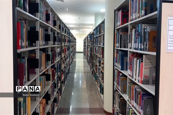 بازدیداز کتابخانه مرکزی دانشگاه فردوسی به‌مناسبت هفته کتاب وکتابخوانی