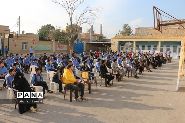 مراسم صبحگاه یار مهربان و نواخته شدن زنگ هفته کتاب در قم