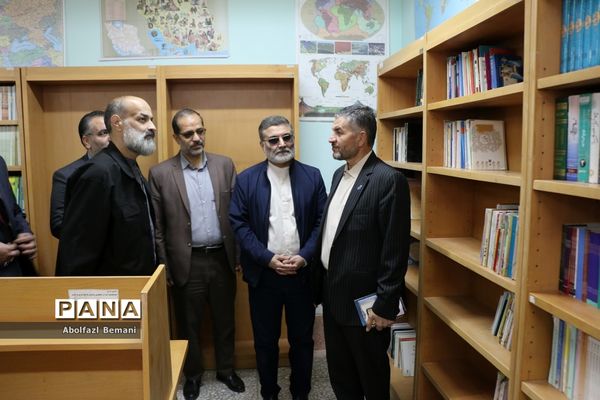 مراسم صبحگاه یار مهربان و نواخته شدن زنگ هفته کتاب در قم