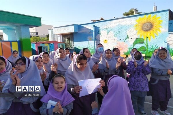 صبحگاه با نشاط دانش‌آموزان آموزشگاه حاج رحیم خالصی