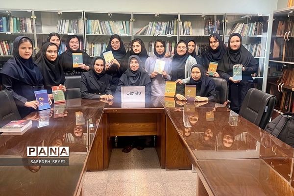 کافه، با طعم کتاب در پژوهش‌سرای دانش‌آموزی کاوش کهریزک