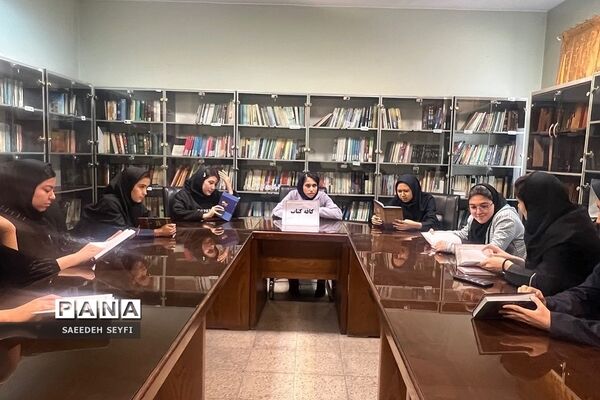 کافه، با طعم کتاب در پژوهش‌سرای دانش‌آموزی کاوش کهریزک