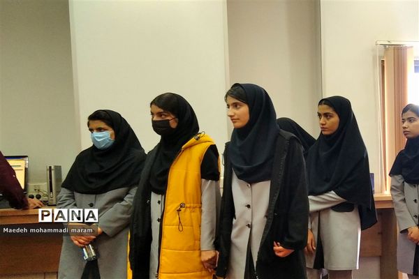 به مناسبت هفته کتاب و کتابخوانی