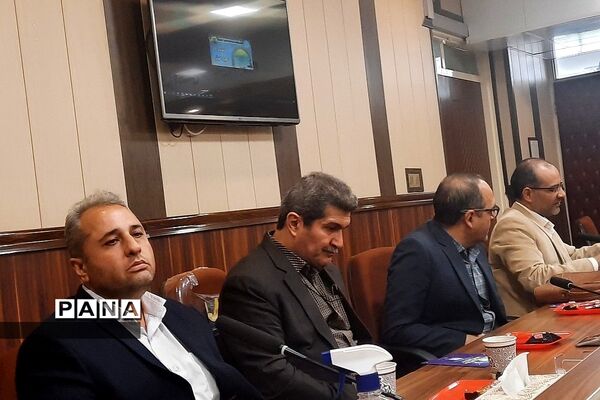 برگزاری نشست توجیهی برنامه فراگیر پرورشی با حضور مدیران مدارس متوسطه دوره دوم ناحیه یک شهرری