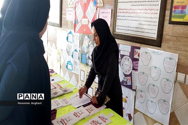 برپایی نمایشگاه کتاب توسط کارگروه تخصصی انجمن و اولیا با هدف ارتقای سرانه مطالعه دانش‌آموزان