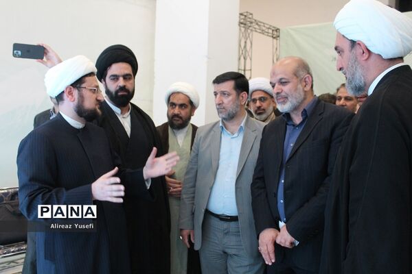 افتتاح نمایشگاه «روایت پیشرفت» با حضور وزیر کشور در قم