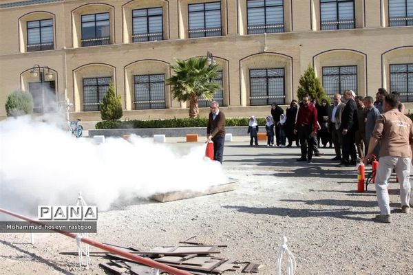 کارگاه تئوری و عملی اطفاء حریق