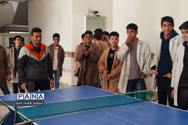 مسابقات ورزشی و نمایشگاه آثار هنری با نام‌شهدای دانش‌آموز غزه در هنرستان  رفسنجانی رودهن