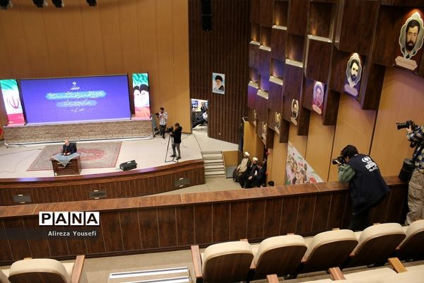 همایش «روایت پیشرفت» با حضور وزیر کشور در قم