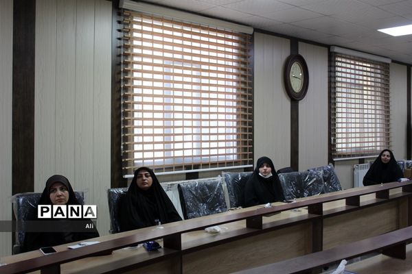 کارگاه توانمندسازی دبیران تفکر و سبک زندگی