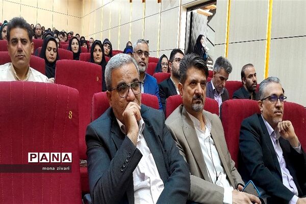 تقدیر از برترین‌های جشنواره خوارزمی در ناحیه یک بهارستان