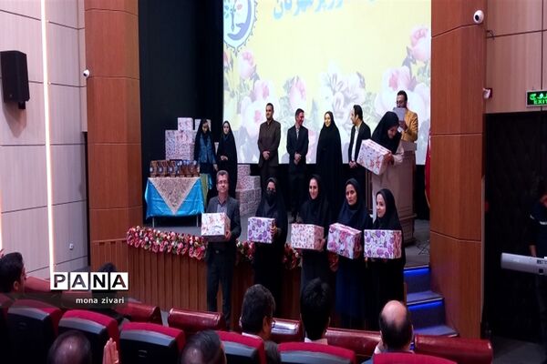 تقدیر از برترین‌های جشنواره خوارزمی در ناحیه یک بهارستان