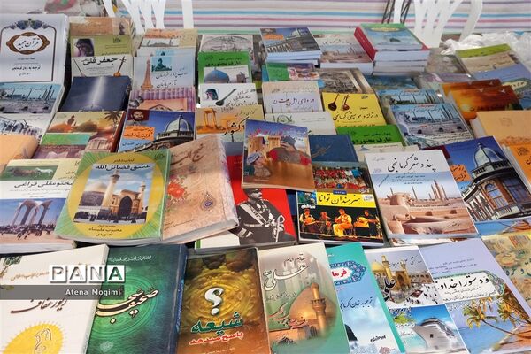 بازدید دانش‌آموزان دبیرستان15خرداد از نمایشگاه کتاب شهرستان  بجنورد