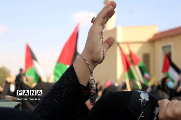 تجمع دانش‌آموزان در حمایت از کودکان غزه در تبریز