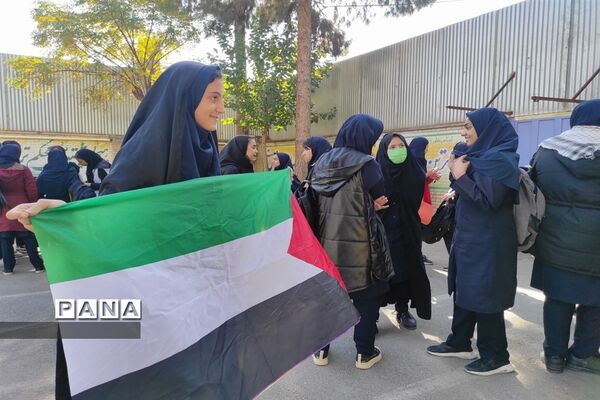 پویش فریاد عروسک‌ها با حضور پرشور دانش‌آموزان در بادرود