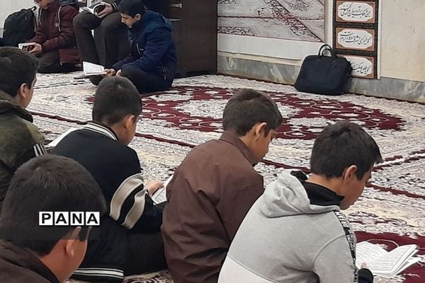 برگزاری مراسم زیارت عاشورا در دبیرستان علامه طباطبایی ناحیه 2 ری