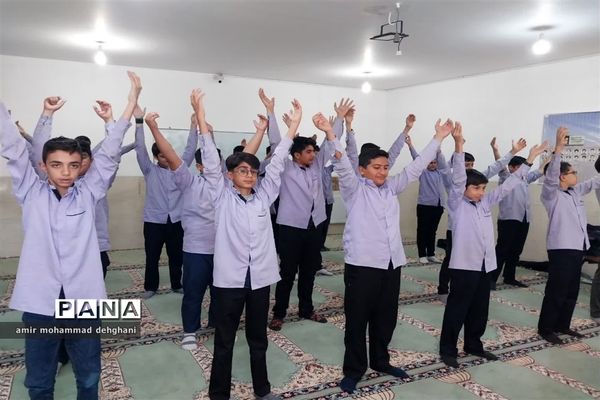 اجتماع فتح خون با حضور دانش‌آموزان اشکذری