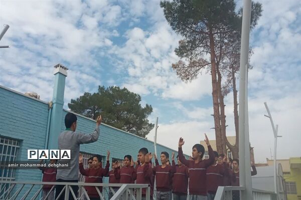 اجتماع فتح خون با حضور دانش‌آموزان اشکذری