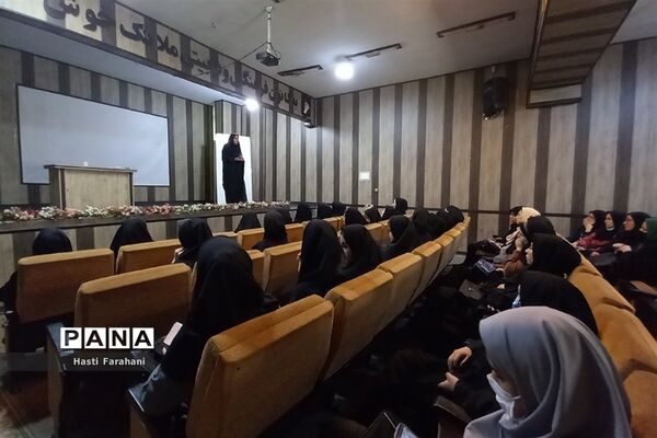 برگزاری کارگاه مدیریت کلاس و سنجش بینایی در شهرستان‌ قرچک