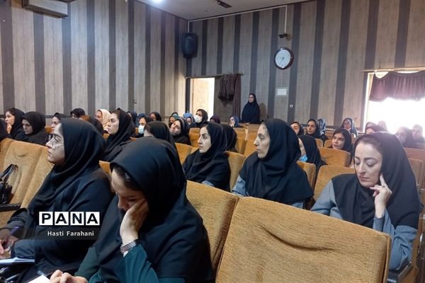 برگزاری کارگاه مدیریت کلاس و سنجش بینایی در شهرستان‌ قرچک