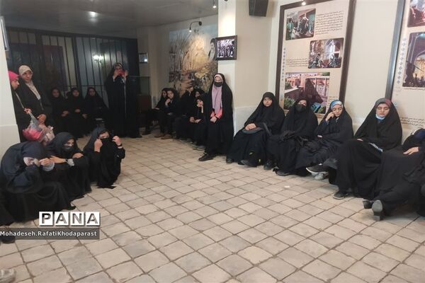 بازدید دانشجویان دانشگاه میبد از نمایشگاه مفهومی زیارت و نمایشگاه گوهرشاد در بوستان وحدت مشهد