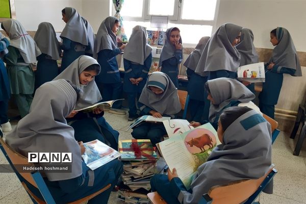 برگزاری نمایشگاه کتاب و کتابخوانی در خلیل‌آباد