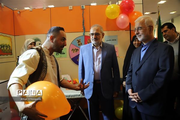 بازدید معاون پارلمانی رئیس جمهوری از نمایشگاه یاریگران زندگی